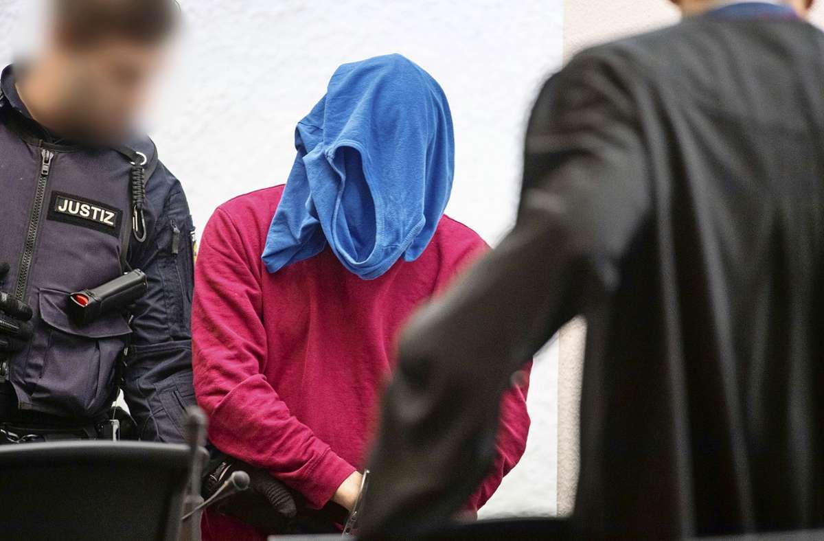 Schwertmordprozess in Stuttgart: 31-Jähriger vermindert schuldfähig?