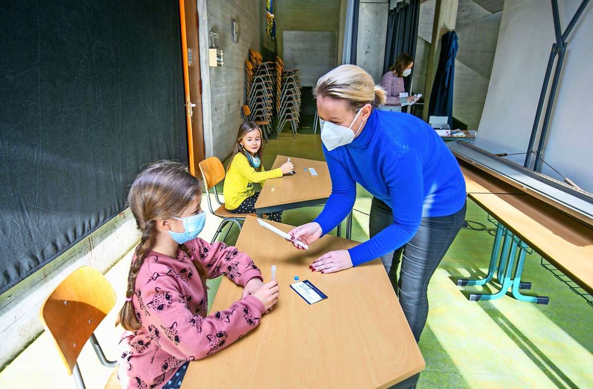 Corona in Esslingen: Das Klassenzimmer wird zum Testzentrum