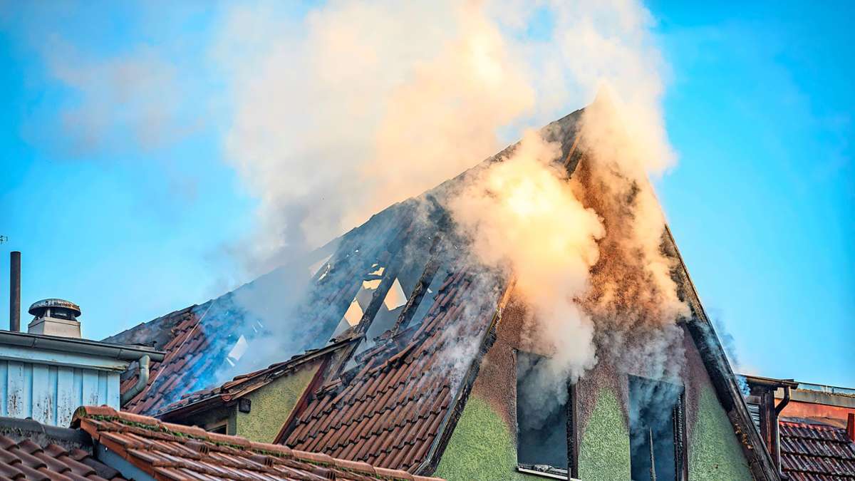 Feuer  in der Esslinger Altstadt: Frau kommt bei Wohnungsbrand ums Leben