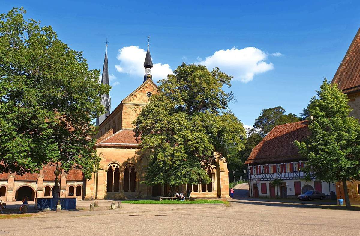Das Kloster Maulbronn ist eine ehemalige Zisterzienserabtei in der Ortsmitte von Maulbronn, gelegen am Südwestrand des Strombergs.