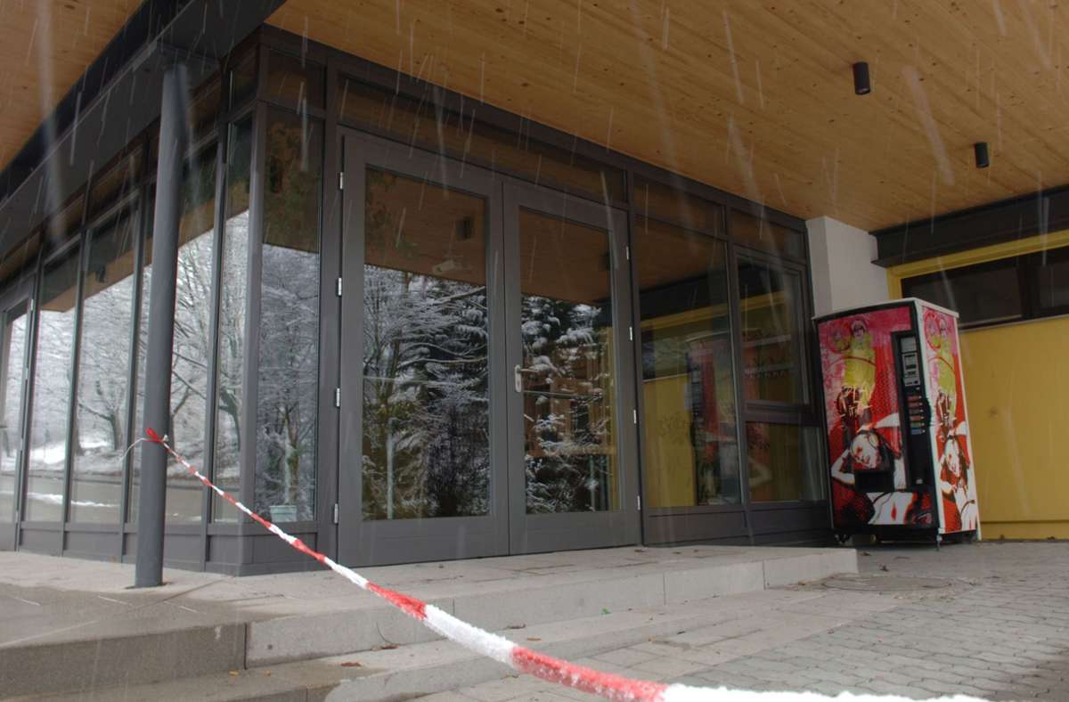 Schafhausäckerhalle in Plochingen: Halle bleibt jetzt  für alle Nutzer zu
