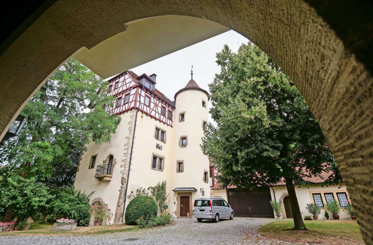 Das Alte Schloss, hier im Bild, bildet mit dem Neuen Schloss das Schloss Münchingen. Foto: Simon Granville