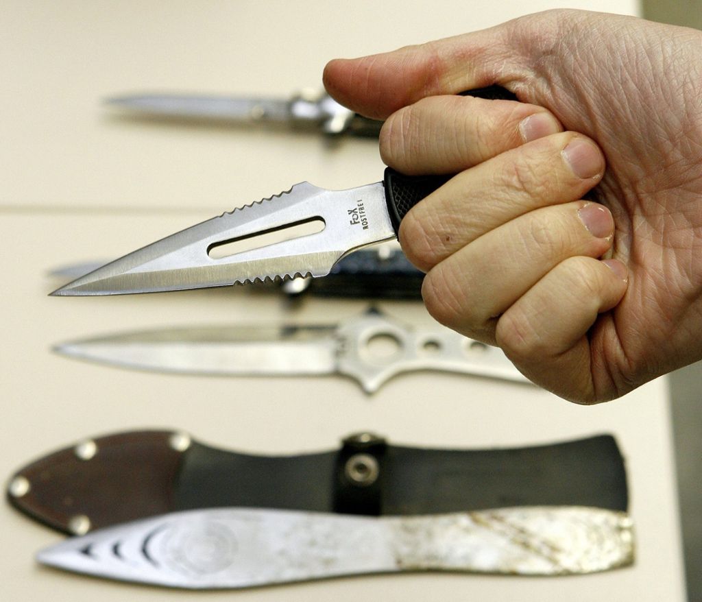 Der 28-Jährige trug mehrere Messer bei sich: Frauen in Nürtingen mit Messer bedroht