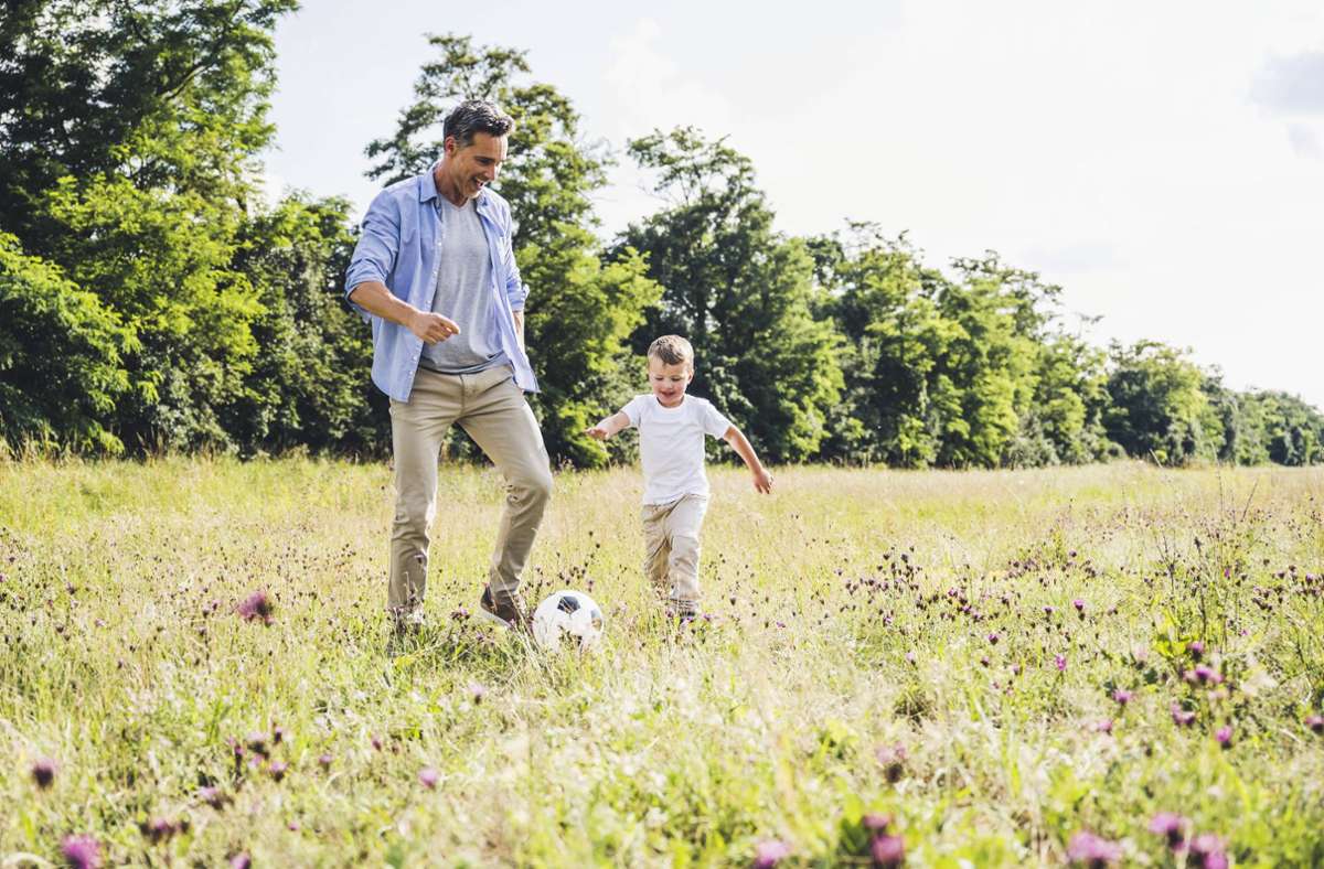 Was sagt uns der „Väterreport“?: Vater sein ist schwer und wunderbar
