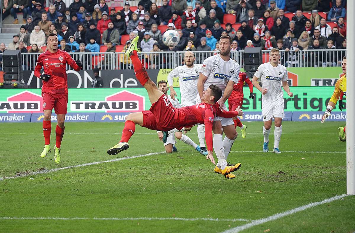 In Sandhausen erzielte Mario Gomez in der vergangenen Saison gleich drei Abseitstore. Foto: Pressefoto Baumann/Hansjürgen Britsch