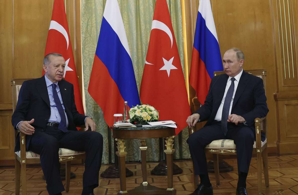 Türkei und Russland vereinbaren Geschäfte: Erdogan lässt Putins Rubel rollen