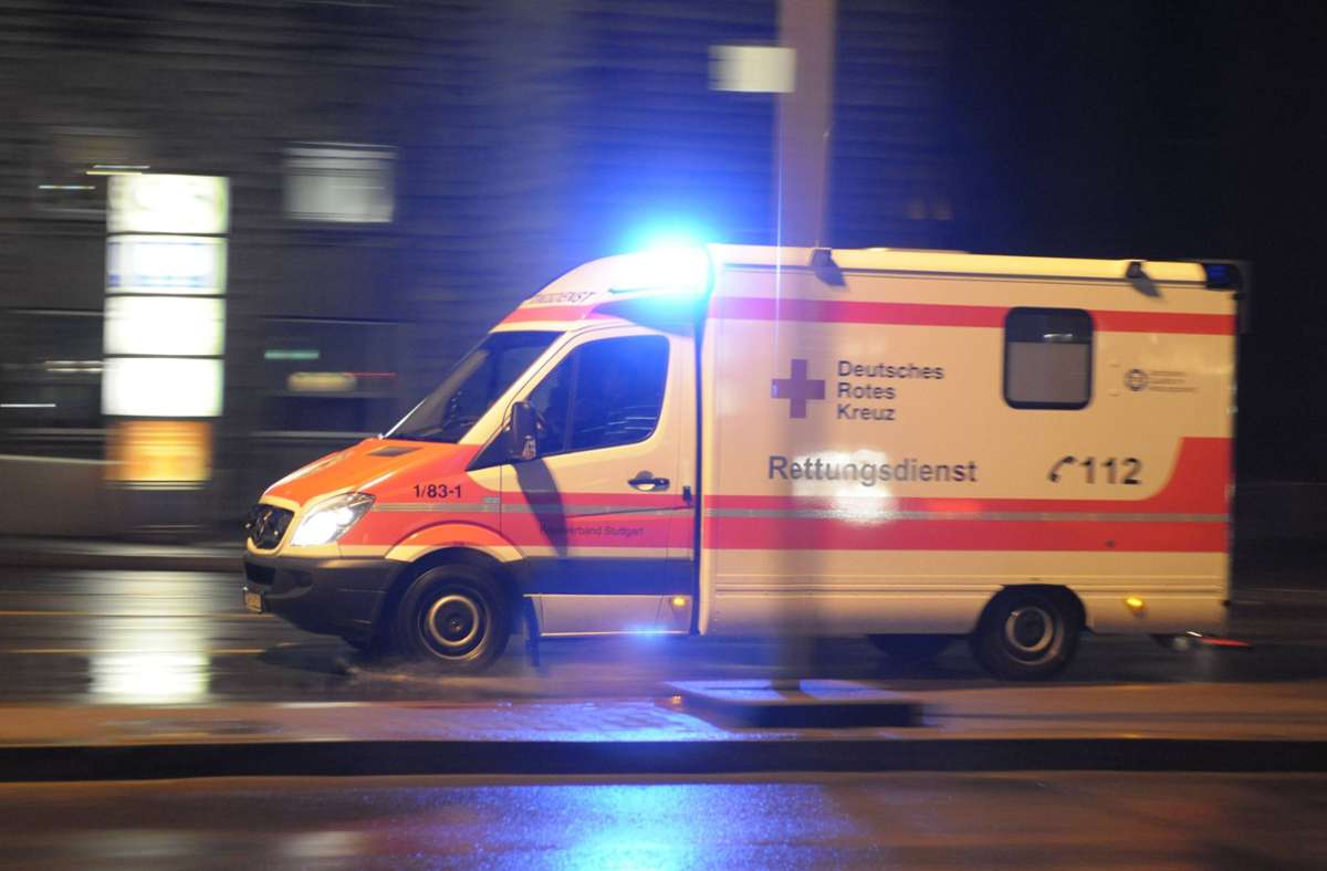 Unfall in Heidelberg: Motorradfahrer stürzt in Parkhaus ab – schwer verletzt