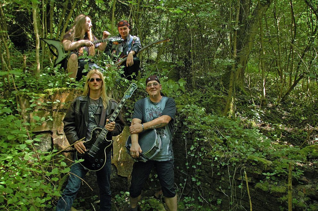 OSTFILDERN: Die Band Children of Indocility macht Thrash Metal in der Tradition von Metallica: Im Reich der Powerakkorde