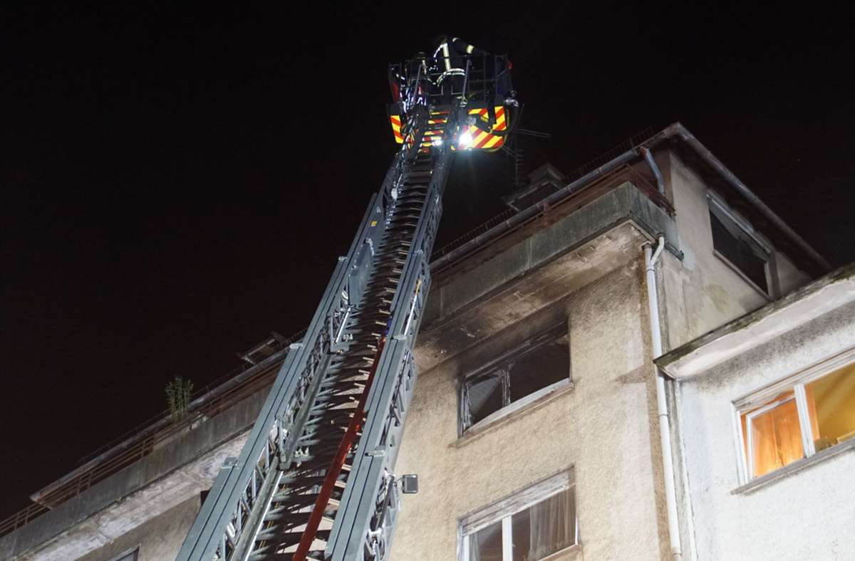 Pforzheim: Glühbirne löst Brand in Mehrfamilienhaus aus