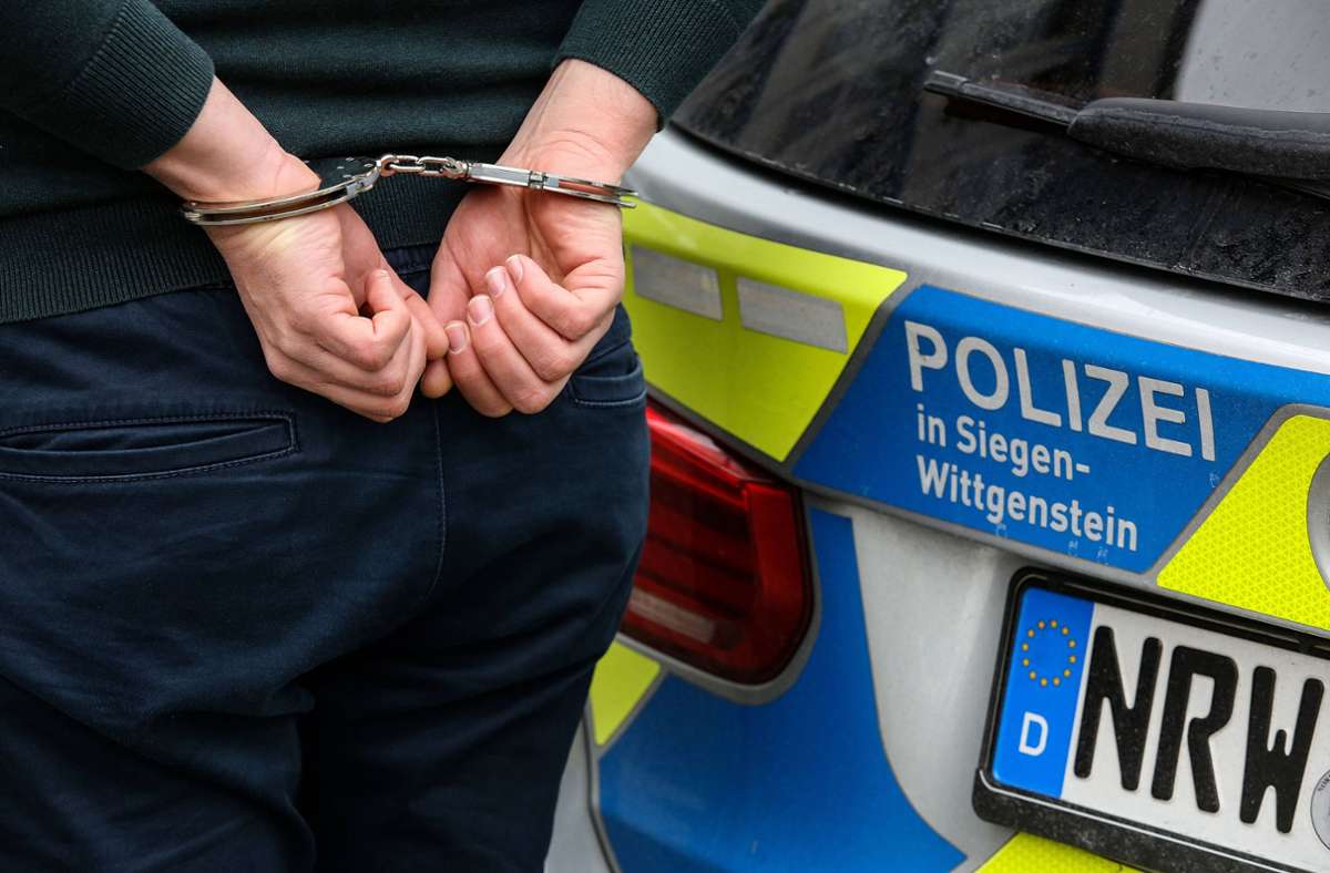 Baltmannsweiler: Polizist ins Gesicht geschlagen