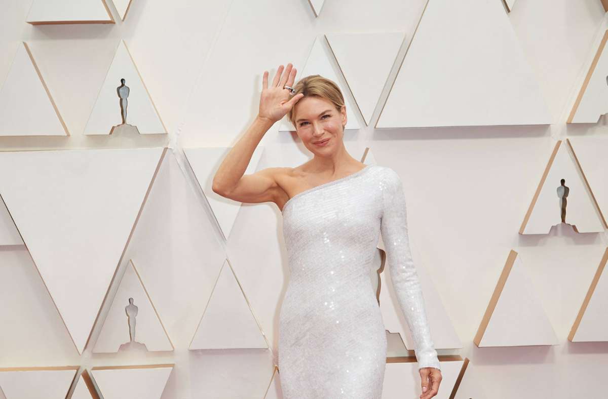 2020 nahm Renée Zellweger den Oscar mit nach Hause – auch ihr Kleid hätte einen Academy Award verdient gehabt.