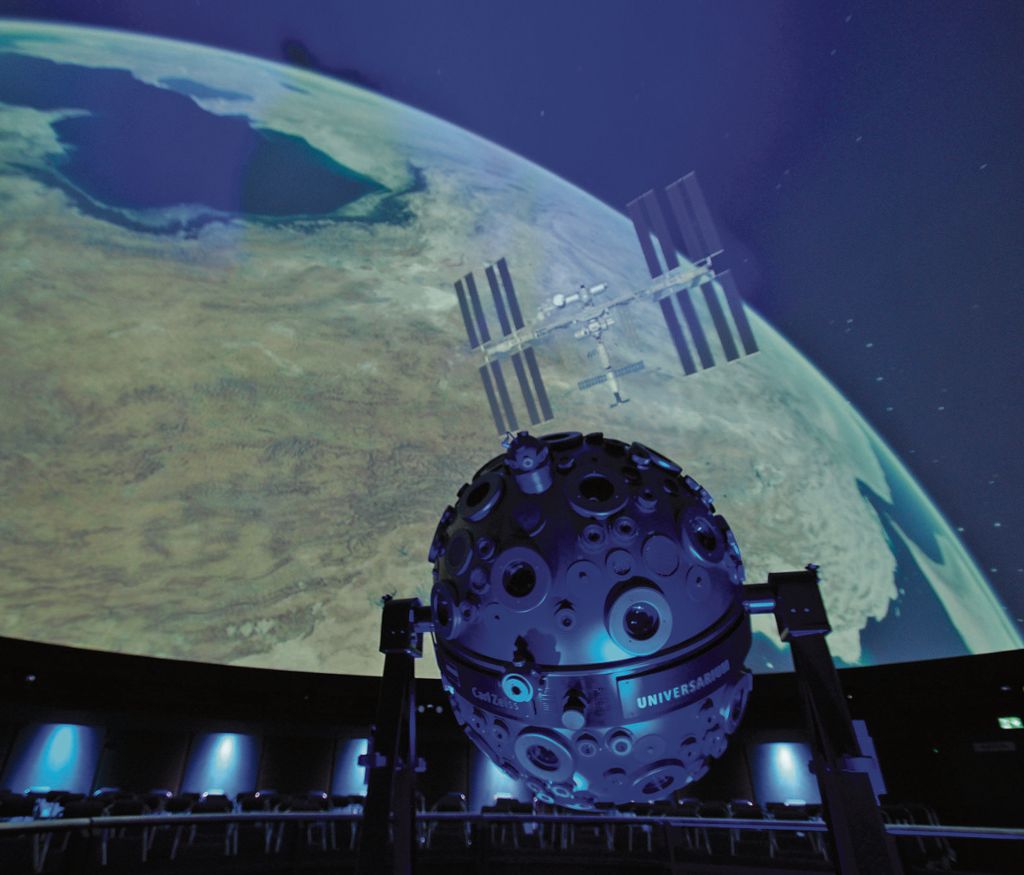 Der altersschwache Projektor des Planetariums muss dringend überholt werden - Kosten auf 550 000 Euro gestiegen: Generalsanierung steht in den Sternen