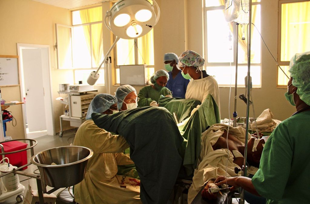 Ärzteteam aus dem Klinikum bringt onkologisches Know-how und Hilfe nach Äthiopien: Esslinger Mediziner helfen in Afrika