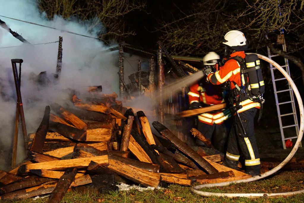 38-Jähriger aus dem Rems-Murr-Kreis festgenommen: Serie von Holzstapelbränden aufgeklärt
