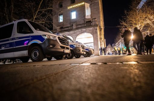In der Stuttgarter Innenstadt hat die Polizei nun bessere Möglichkeiten, Messer einzuziehen. Foto: dpa/Christoph Schmidt