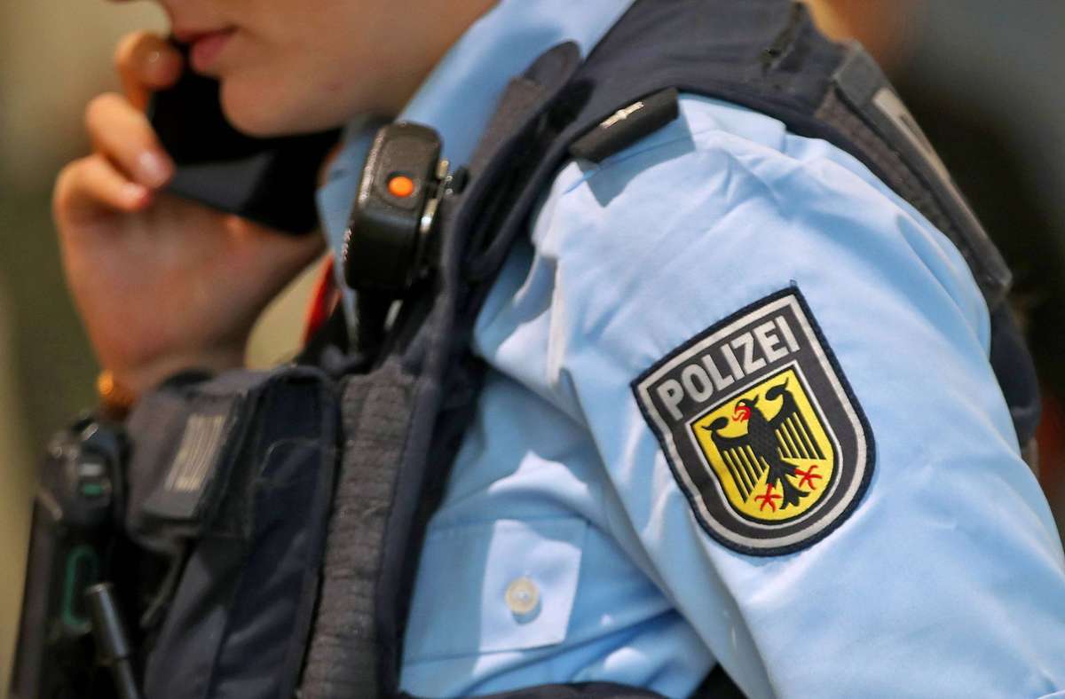 Polizei in Nürtingen: Angriff unter Unbekannten – Schläge mit einem Hammer?