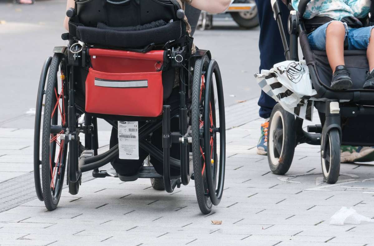 Fachkräftemangel und steigende Kosten gefährden unter anderem Beratungsstellen für Menschen mit Behinderungen. (Symbolbild) Foto: IMAGO/Michael Gstettenbauer/IMAGO/Michael Gstettenbauer