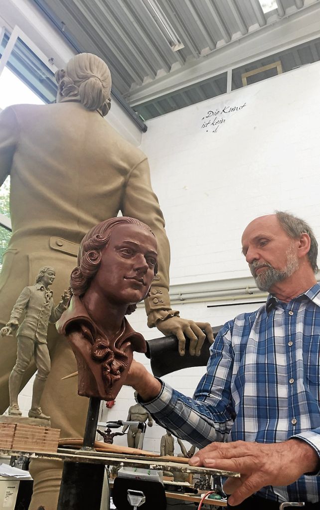 Dichterstatue für Nürtingen: In der Kunstgießerei Strassacker in Süßen entsteht derzeit ein Bronze-Denkmal des jungen Friedrich Hölderlin: Wie der junge Apollo