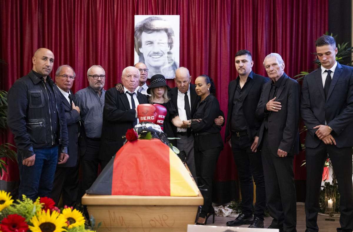Trauerfeier in Pforzheim: Abschied von Boxlegende René Weller