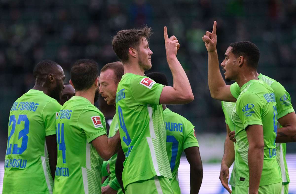 Fußball-Bundesliga: Erster Sieg für Wolfsburg: 2:1 gegen Aufsteiger Bielefeld