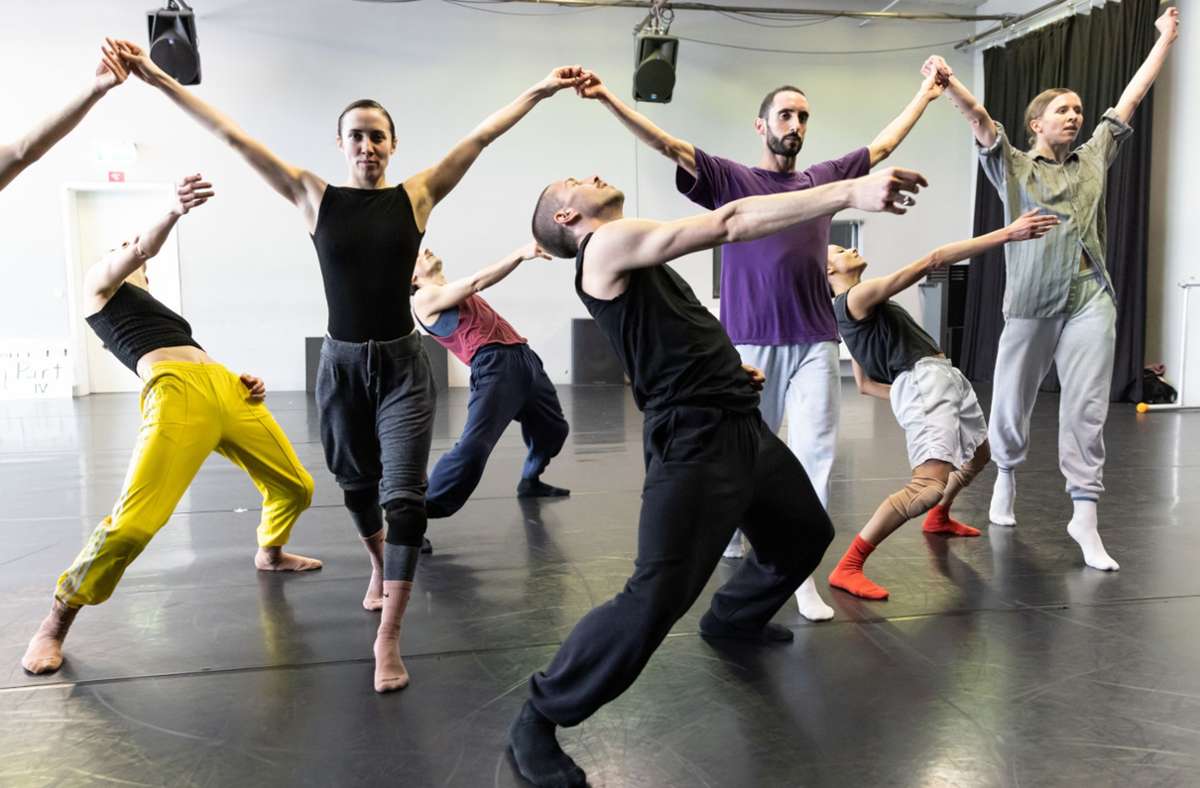 Probenszene: Gauthier Dance in Hofesh Shechters Tanz-Marathon  „Contemporary Dance 2.0“