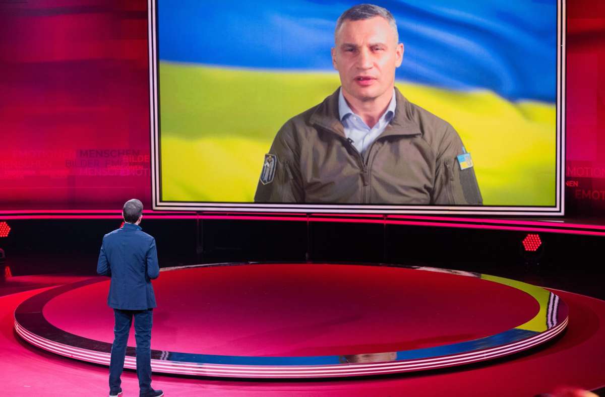 Zur aktuellen Lage in der Ukraine interviewte zu Guttenberg Kiews Bürgermeister Vitali Klitschko, der per Video ins Studio nach Hürth geschaltet war.