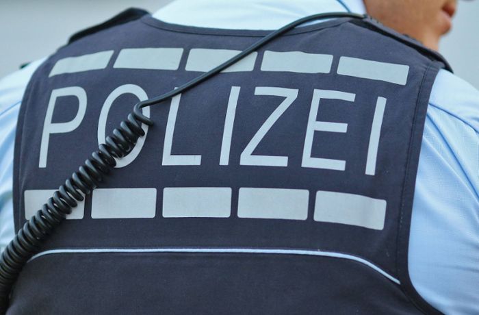 Polizei in Esslingen: Beamte helfen Rollstuhlfahrer nach Hause