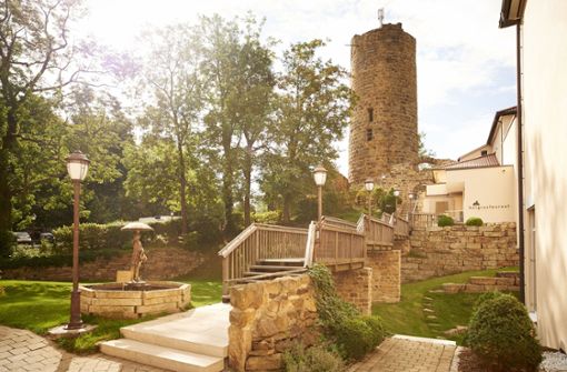 Privatgelände: Nur der Turm kann spontan besichtigt werden, dies kostet einen Euro. Der Rest des Burg-Areals ist Gästen vorbehalten. Foto: Burg Staufeneck