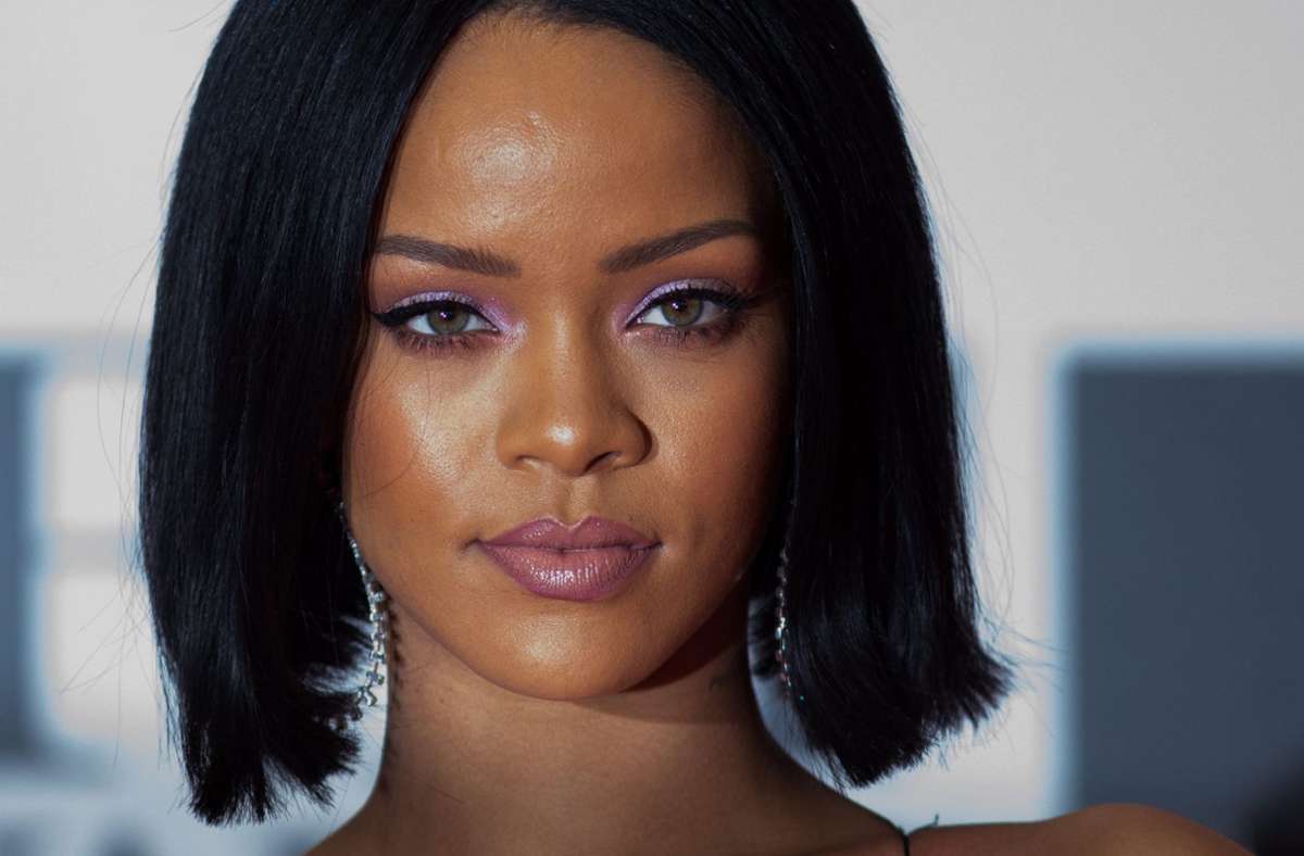 Rihanna: Freizügiges Foto  mit Hindu-Kette – Popstar zieht Zorn auf sich