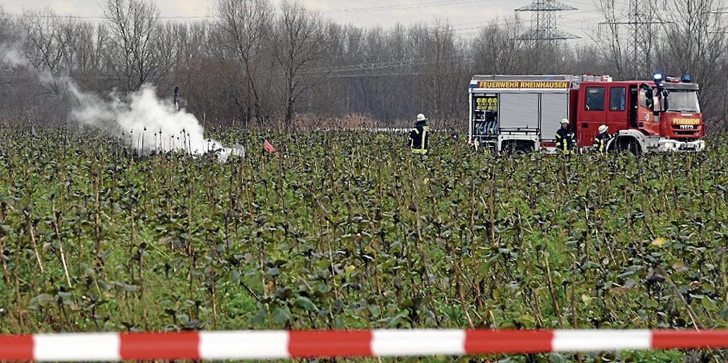 Rettungshubschrauber und Flugzeug stoßen zusammen - Vier Menschen sterben: Tod bei Trainingsflug