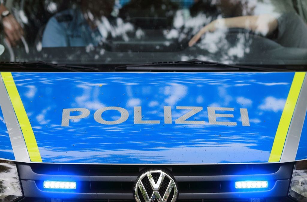 Bei einem Wendemanöver der Autofahrerin kam es zur Kollision: Esslingen: Unfall zwischen Pkw und Motorrad
