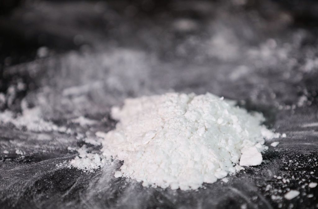Ehepaar wegen Rauschgifthandels angeklagt – 500 Gramm Kokain unter der Mittelkonsole versteckt: „Aus Liebe zum Ehemann mit Kokain gedealt“