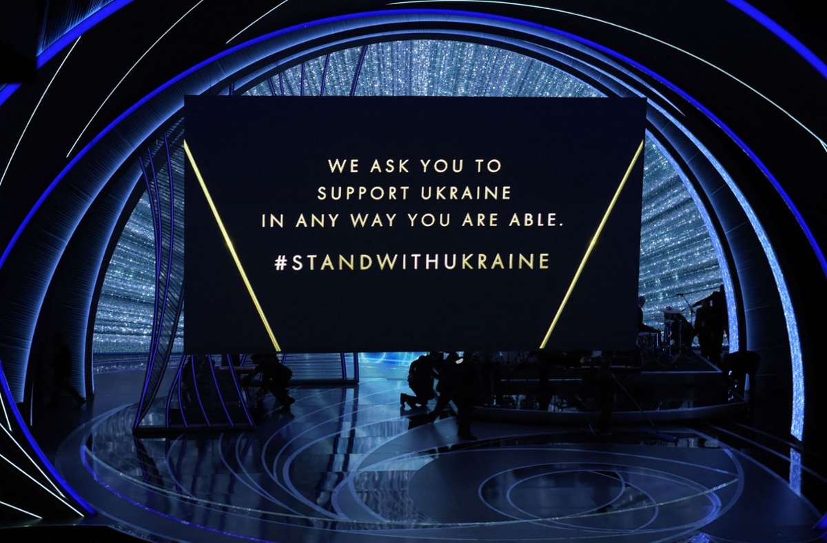 Für die Menschen in der kriegsgebeutelten Ukraine wurde eine Schweigeminute abgehalten.