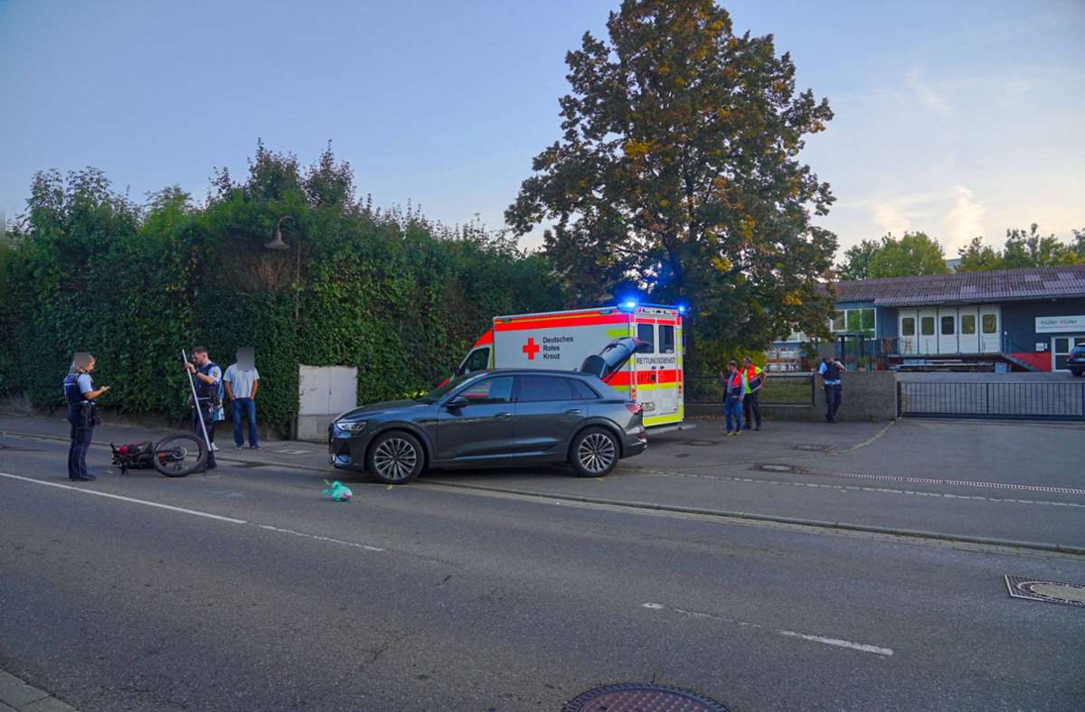 Unfall in Beuren: Radfahrerin beim Wenden angefahren – mit Hubschrauber in Klinik