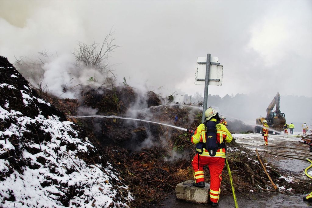 16.12.2018 Brand auf einem Recyclinghof in Bonlanden