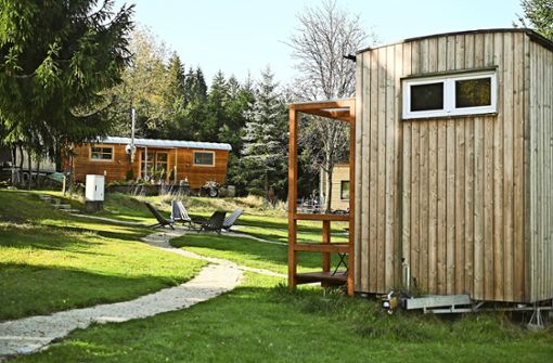 Mini-Häuser sind auch in Deutschland im Kommen. Im Fichtelgebirge wurde jüngst das bundesweit erste Tiny-Haus-Dorf eingeweiht. Foto: dpa/Nicolas Armer