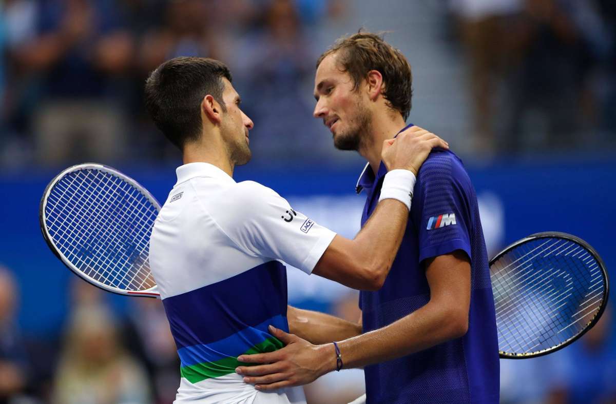 Daniil Medwedew (rechts) könnte Novak Djokovic als Nummer eins ablösen. Foto: imago images/Shutterstock