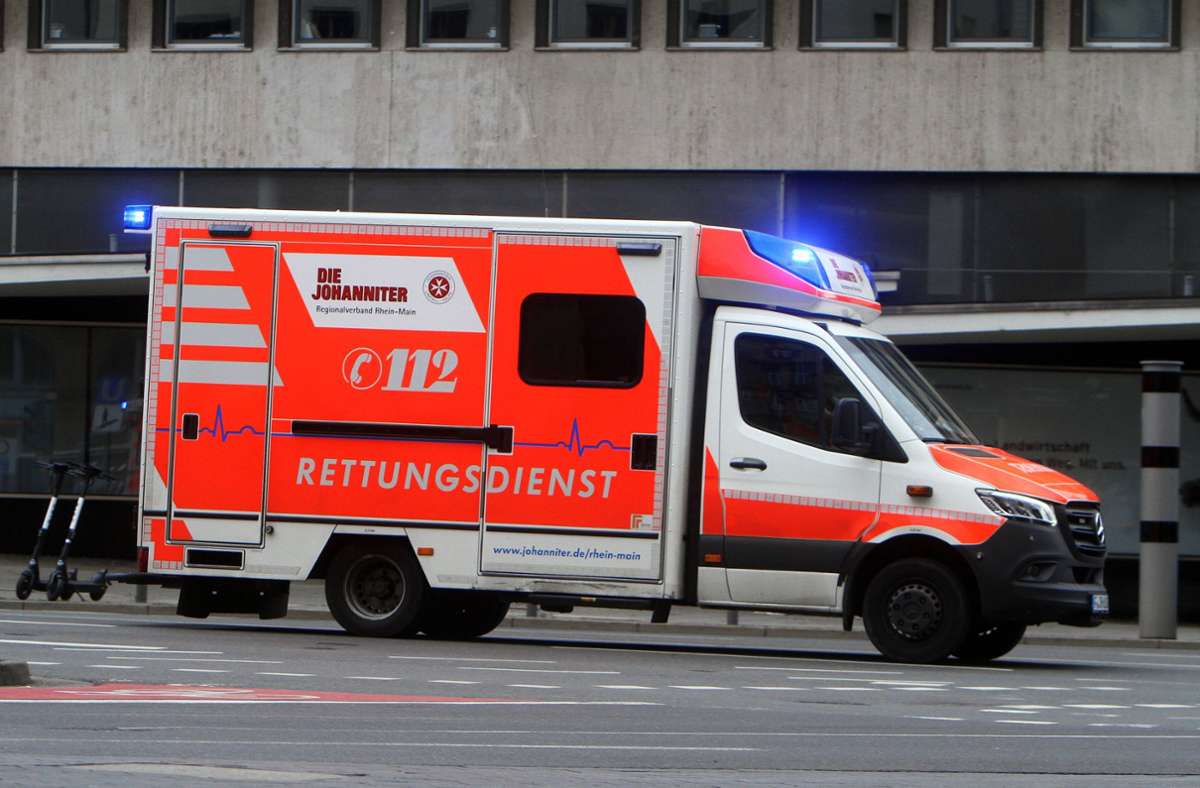 Unfall in Weilheim: Von Stichflamme aus Rasenmäher verletzt