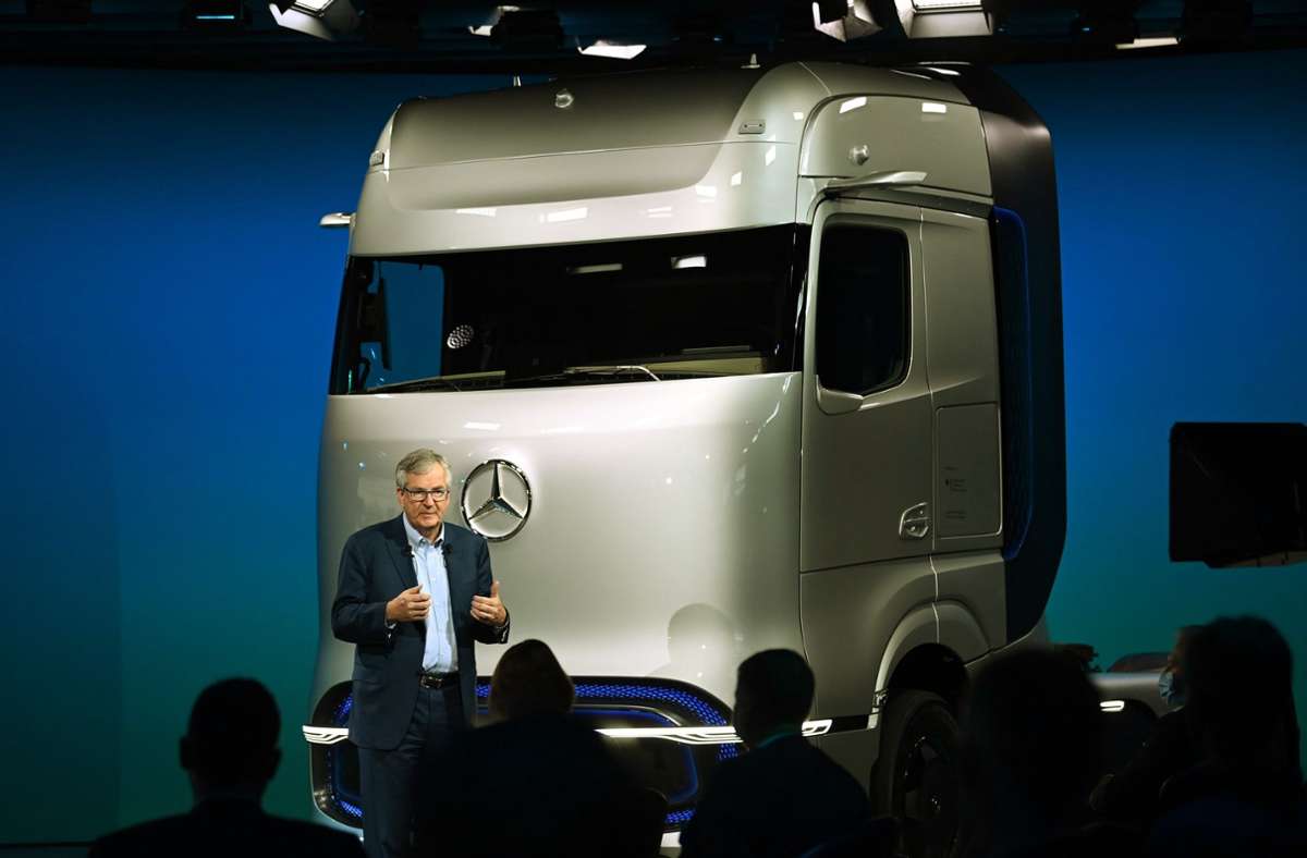 Autobauer Daimler stellt sich neu auf: Daimler-Umbau mit Übernahmerisiken