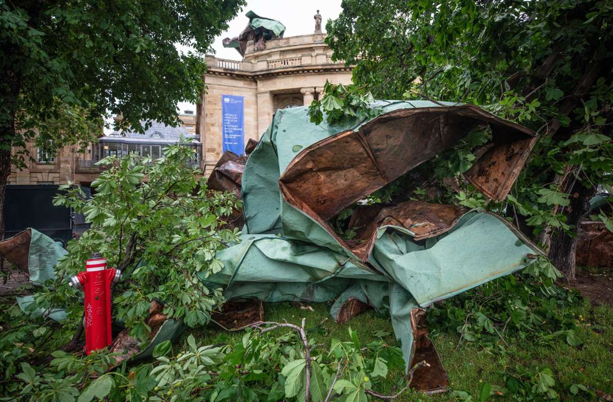 Stuttgarter Oper nach Unwetter: SPD-Politiker stoßen Debatte über Dachstück als Denkmal an
