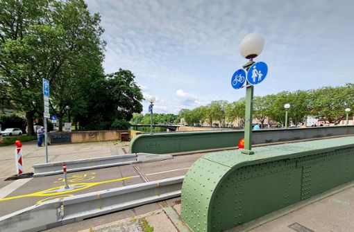 Es bleibt dabei: Die Wilhelmsbrücke ist nur für Radler und Fußgänger frei. Foto: / Steegmüller