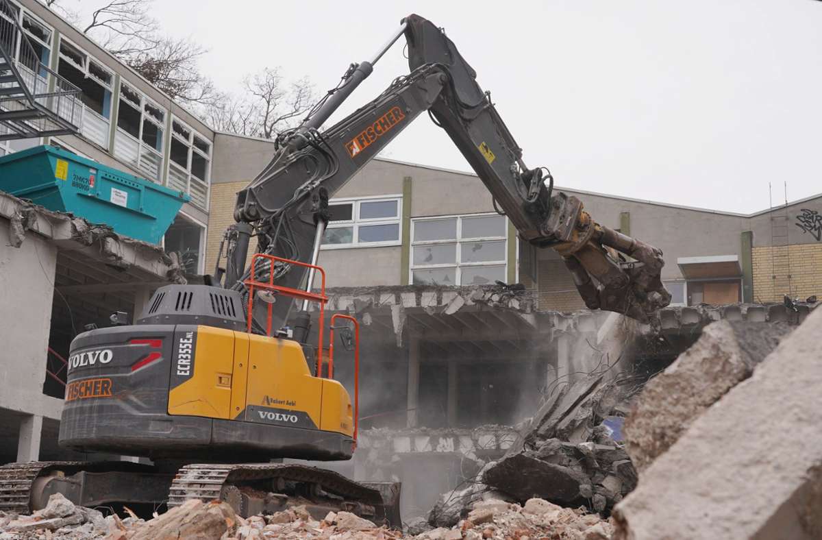 Bauarbeiten in Stuttgart-Ost: Abriss der alten  Hauswirtschaftlichen Schule hat begonnen