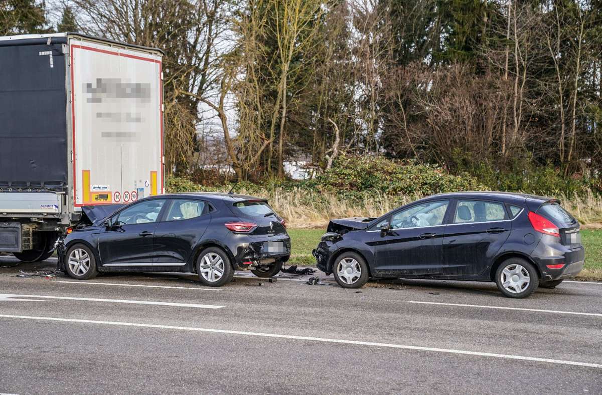 Unfall in Nürtingen: Karambolage mit drei Fahrzeugen