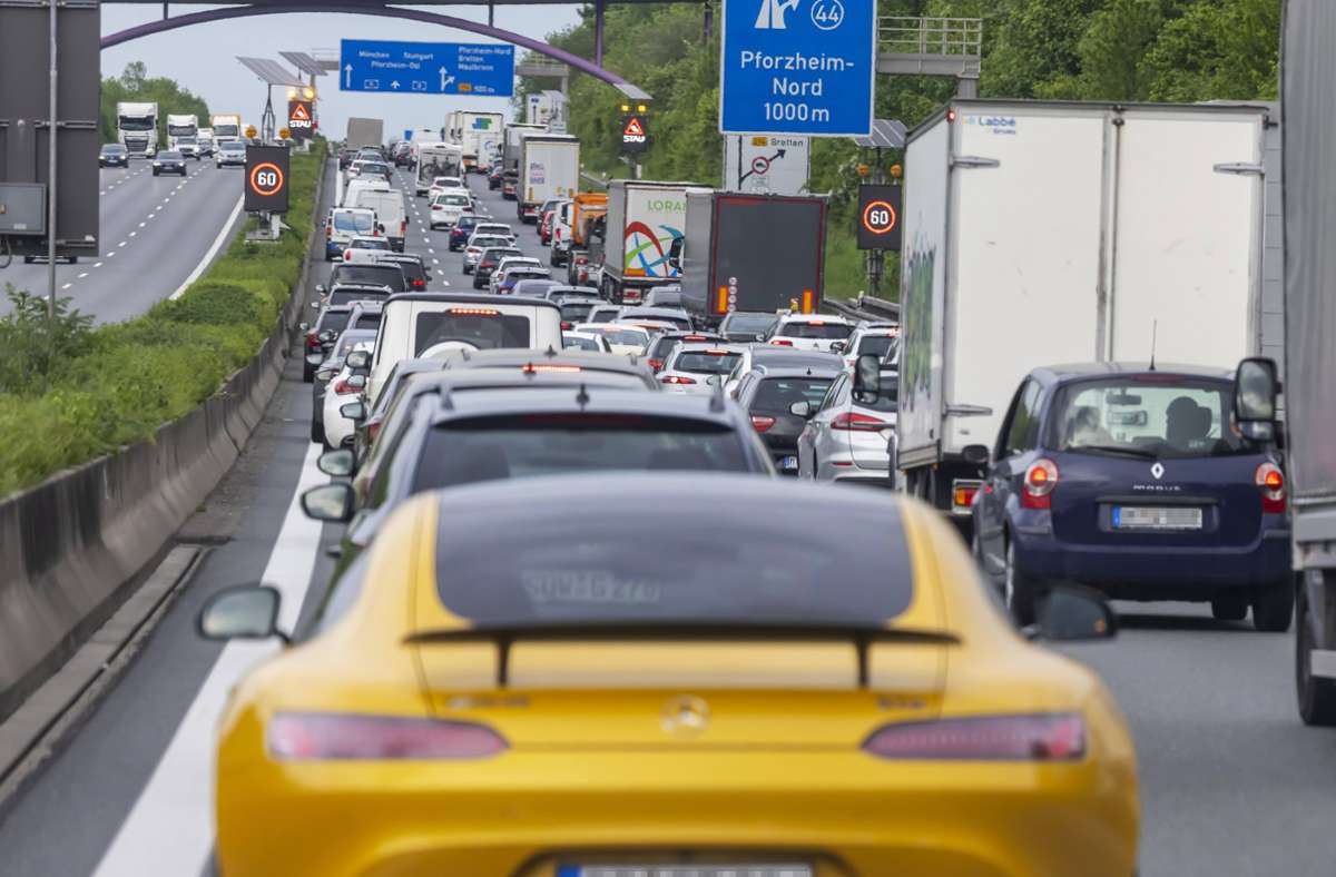 Auch A8 betroffen: ADAC erwartet volle Autobahnen am Wochenende