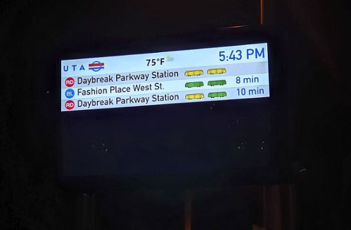 Die  Wendlinger erfahren von dieser Bahnhofsanzeigentafel, dass in Utah 75 Grad Fahrenheit herrschen. Foto: privat