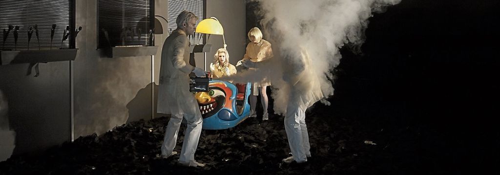 Staatsschauspiel Stuttgart und Akademie für Darstellende Kunst spielen im „Nord“ Ray Bradburys „Fahrenheit 451“: Tödlich blasse Roboter