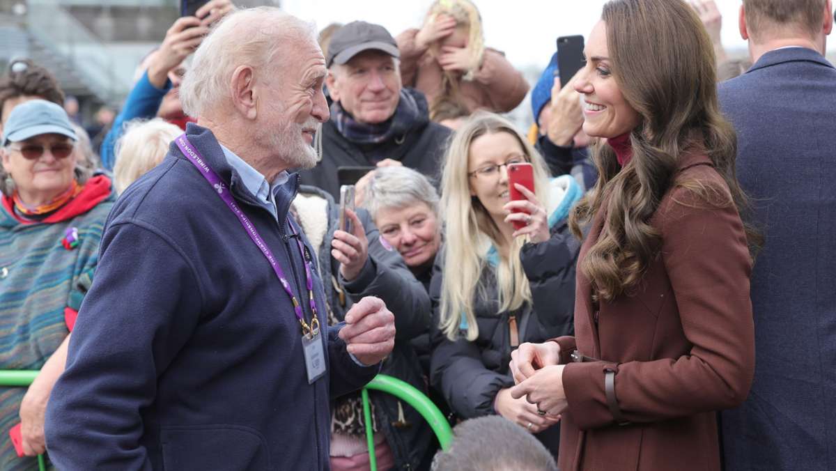 Bei Besuch in der Grafschaft Cornwall: Prinzessin Kate umarmt ihren früheren Geschichtslehrer