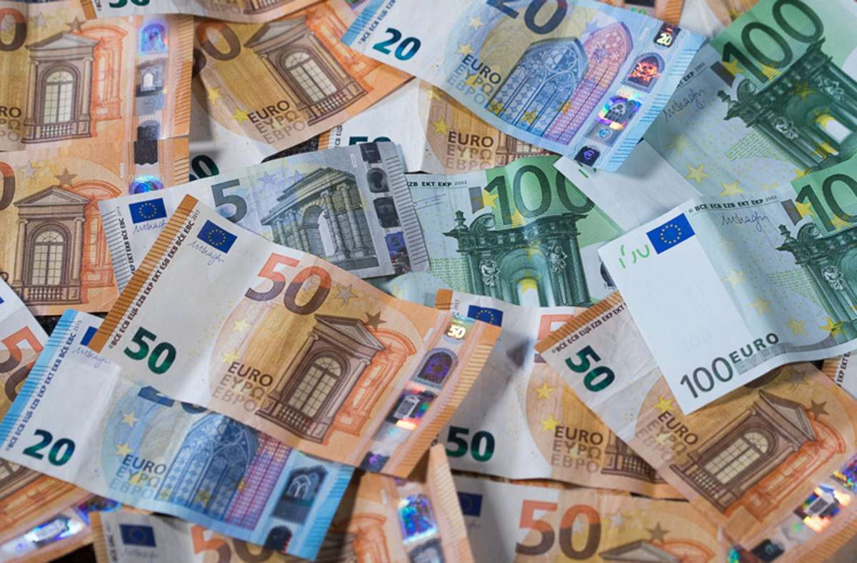 Mainz: Mindestens 50 000 Euro in Geldscheinen wehen aus Hochhaus