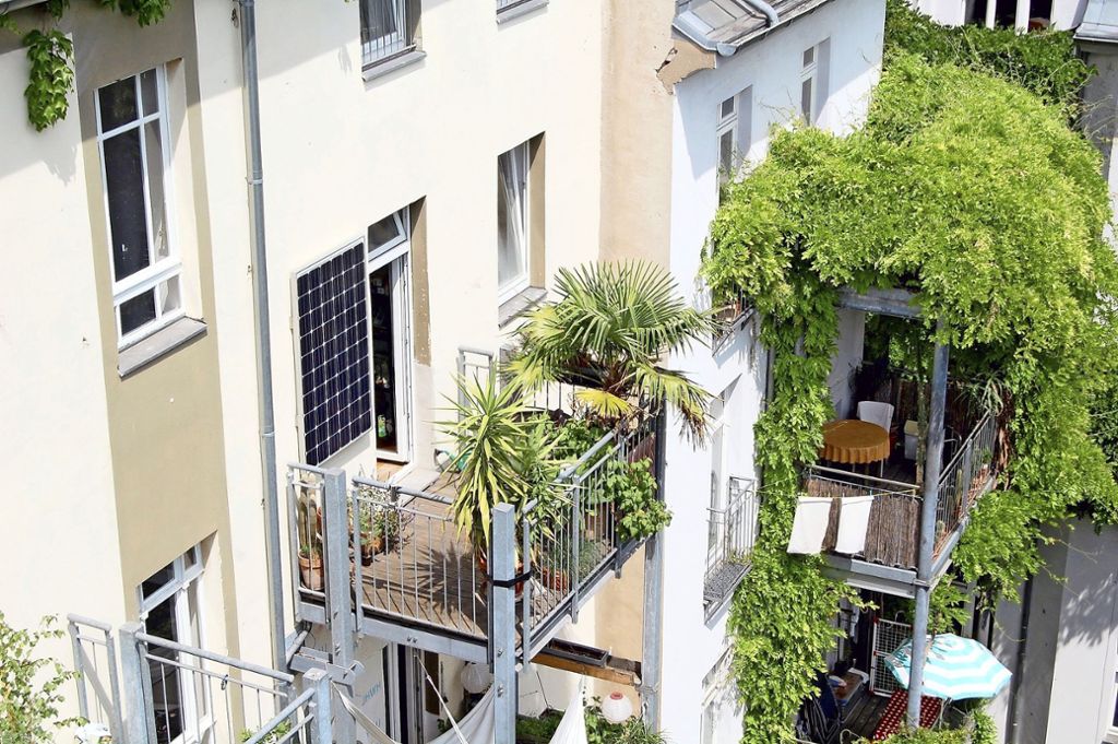Mini-Photovoltaikanlagen für die Steckdose – Die mobilen Anlagen für den Balkon sind gerade für Mieter attraktive Lösungen: Solaranlage to go