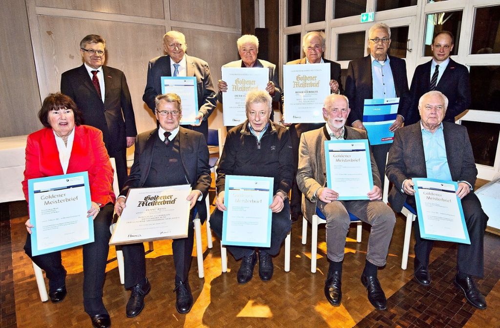 Kreishandwerksmeister bezeichnet Meisterbrief als wichtigstes Wertpapier im Handwerk: In Köngen gab’s Goldene Meisterbriefe